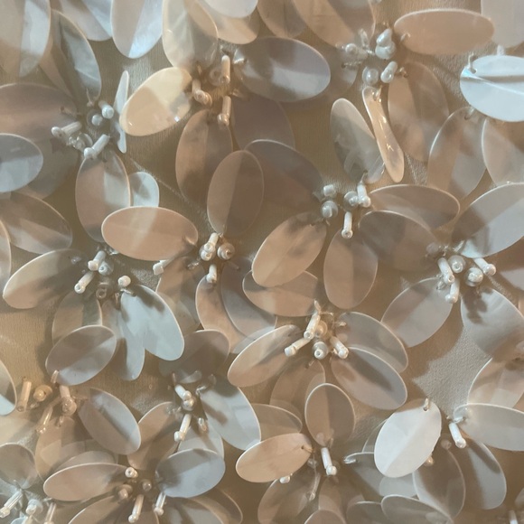 White cocktail dress size 2. Intricate floral details white on white - Picture 5 of 5